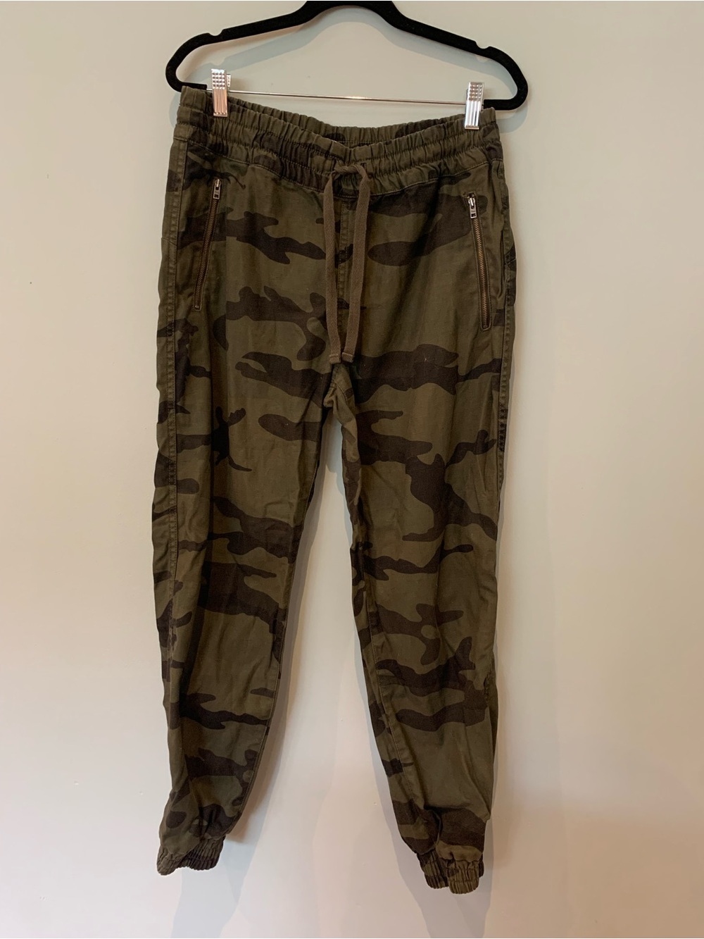 TNA Women’s Olive Green Camo Drawstring Joggers